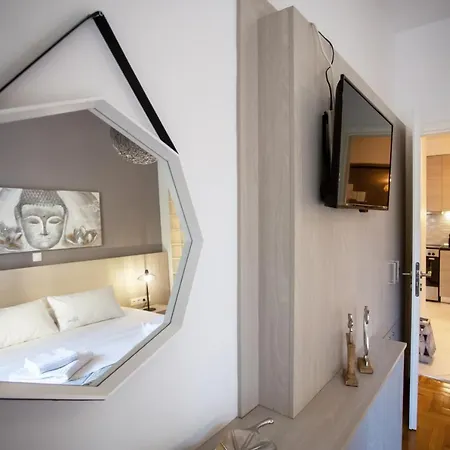 Hadrian By Heloni Apartments-2
