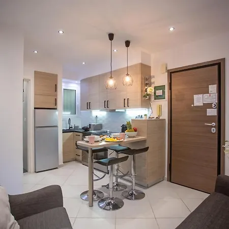 Hadrian By Heloni Apartments-3